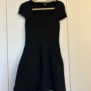 A-line black short sleeve scoop neck dress